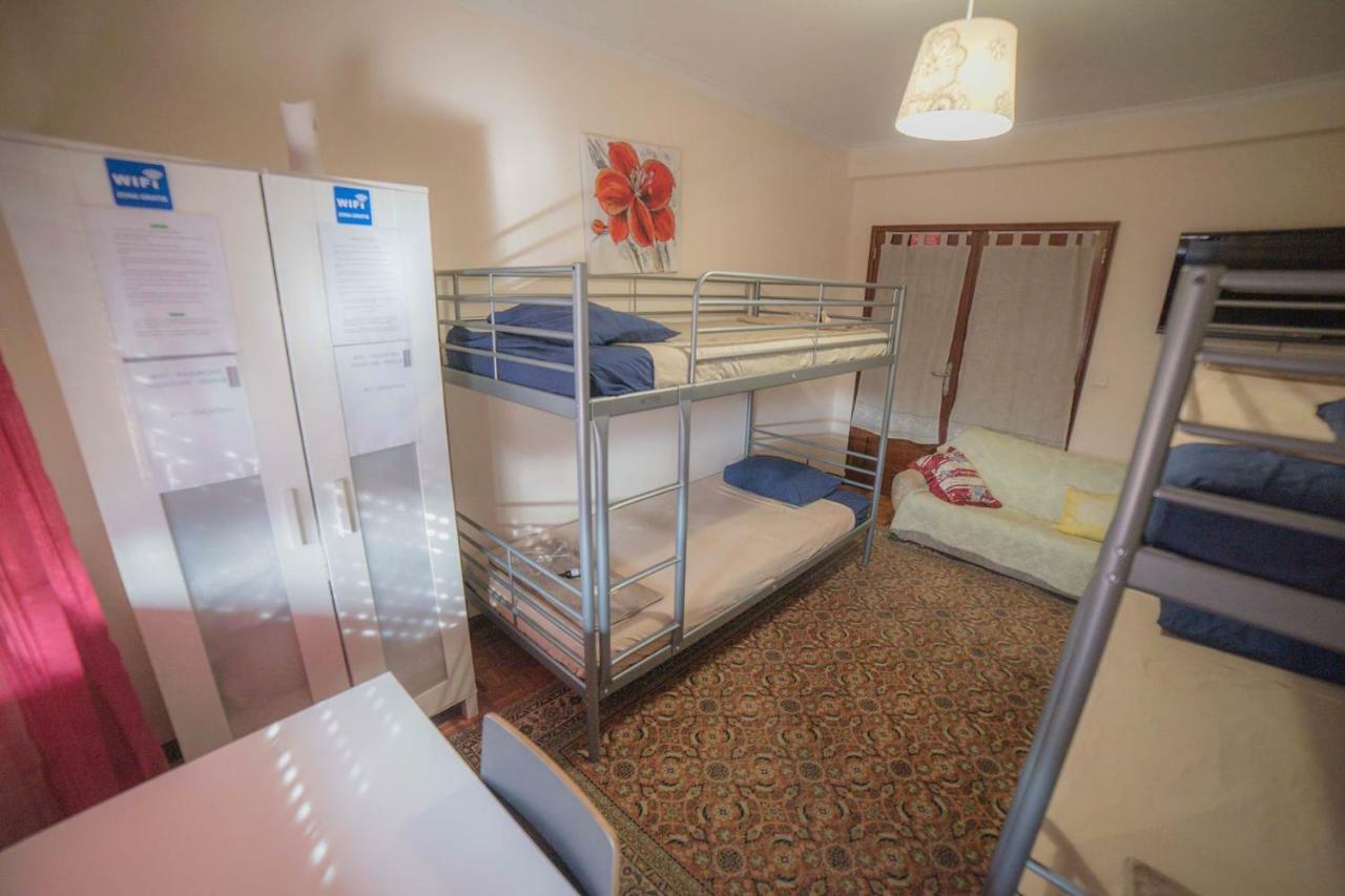 Quarto Com 4 Camas Порту Экстерьер фото